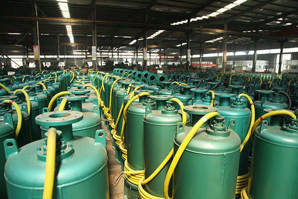 礦用隔(ge)爆型排(pai)汙排沙(shā)潛水電(diàn)泵1250-180000